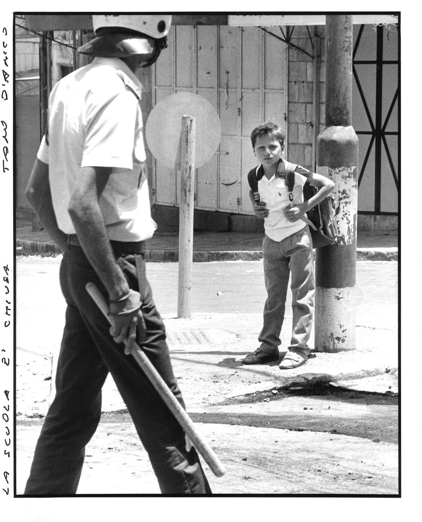 immagine per Tano D'Amico Gerusalemme, 1988. La scuola è chiusa