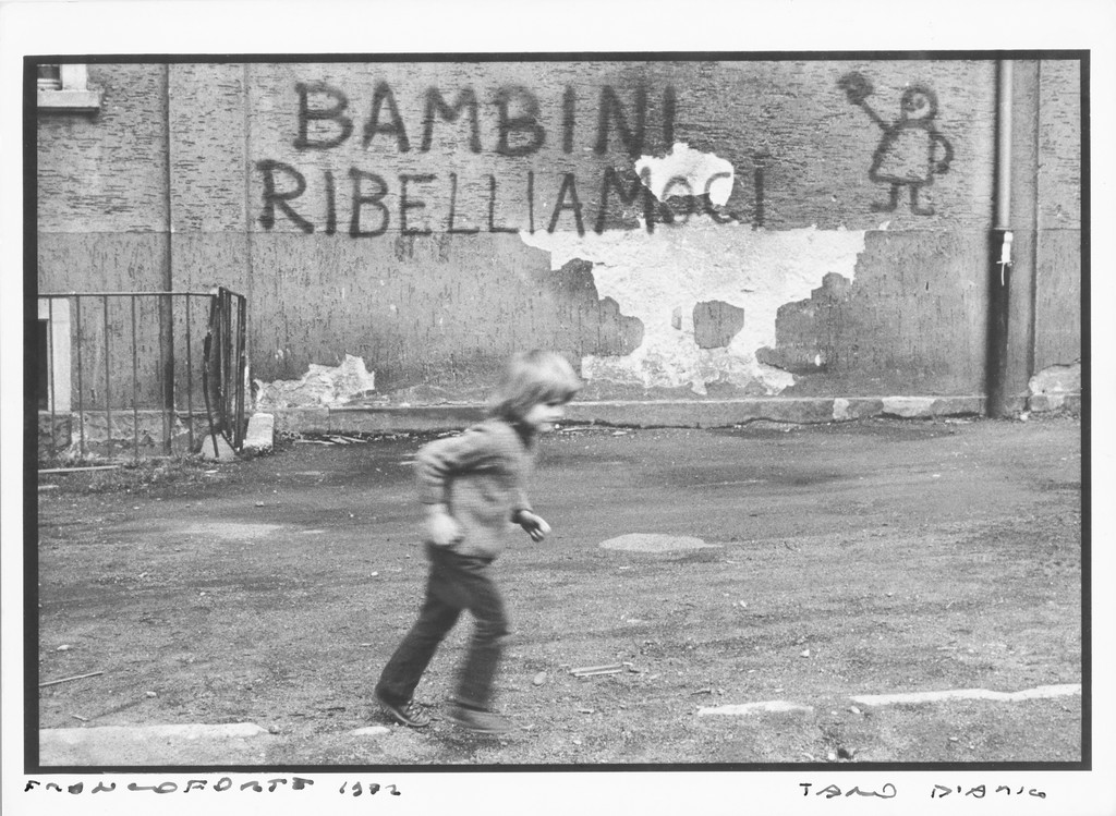 immagine per Tano D'amico Nelle case occupate di Francoforte sul Meno 1972