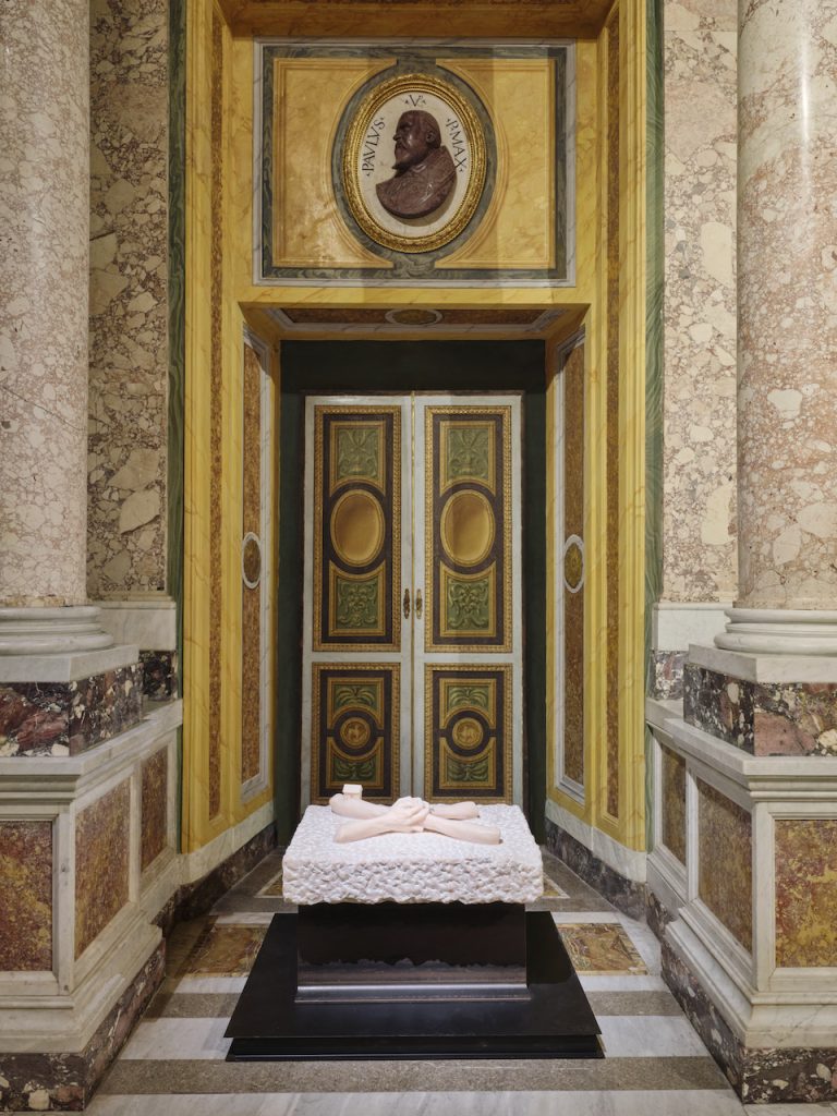immagine per Louise Bourgeois. L'inconscio della memoria, Installation View, Galleria Borghese. Credit line: All images are © The Easton Foundation/Licensed by SIAE 2024 and VAGA at Artists Rights Society (ARS), NY. Ph.by A.Osio