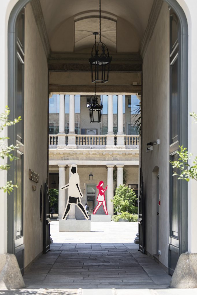 immagine per Portrait Milano - Walking in Milan