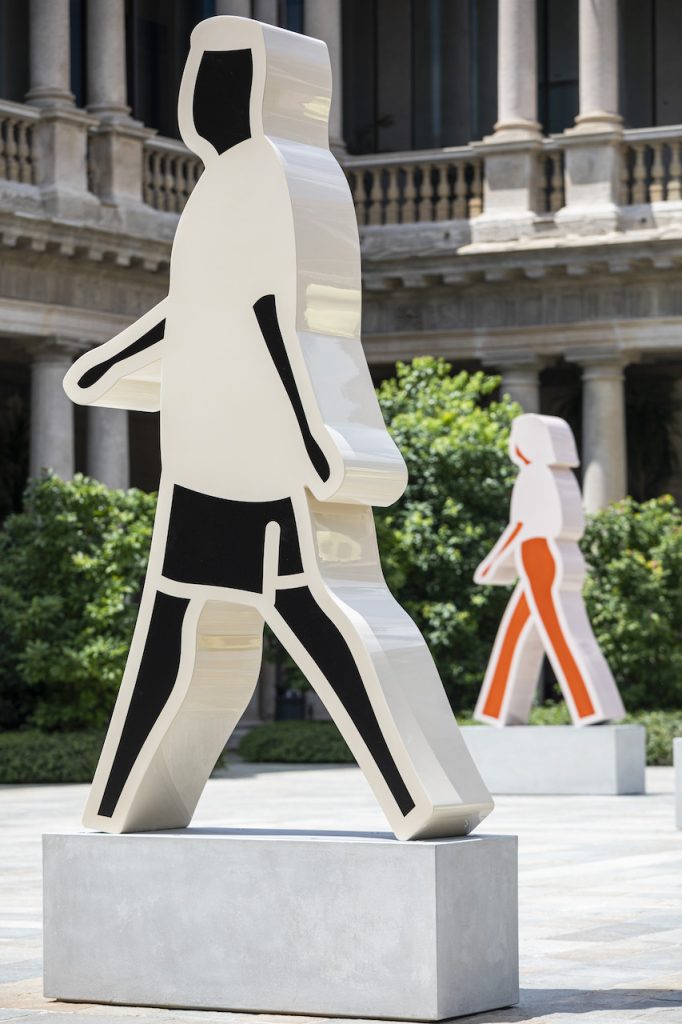 immagine per Portrait Milano - Walking in Milan