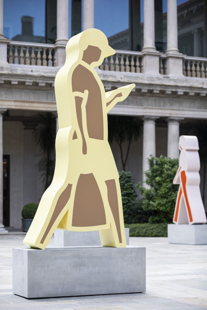 immagine per Portrait Milano - Walking in Milan