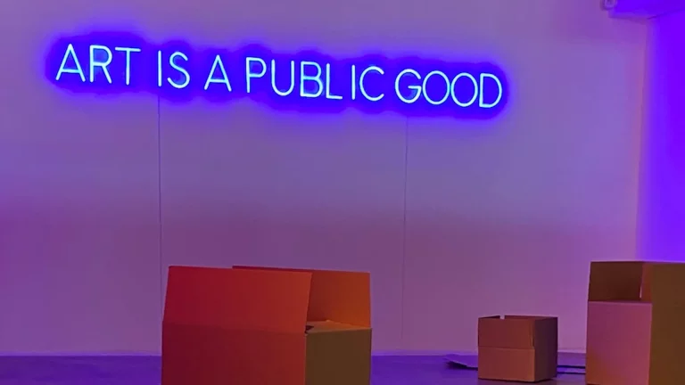 immagine per La proliferazione invisibile della critica d'arte contemporanea