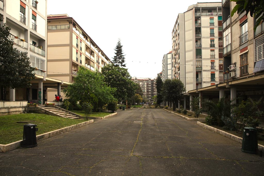 immagine per condominio e portici di V. Monte Cervialto - ph. Stefano Carsetti Esposito
