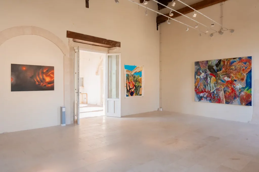 immagine per Giuseppe Mulas, Giulia Messina, Martina Cassatella. Courtesy Ortigia Contemporanea. Installation View Palazzo Montalto. Ph. Giacomo De Caro