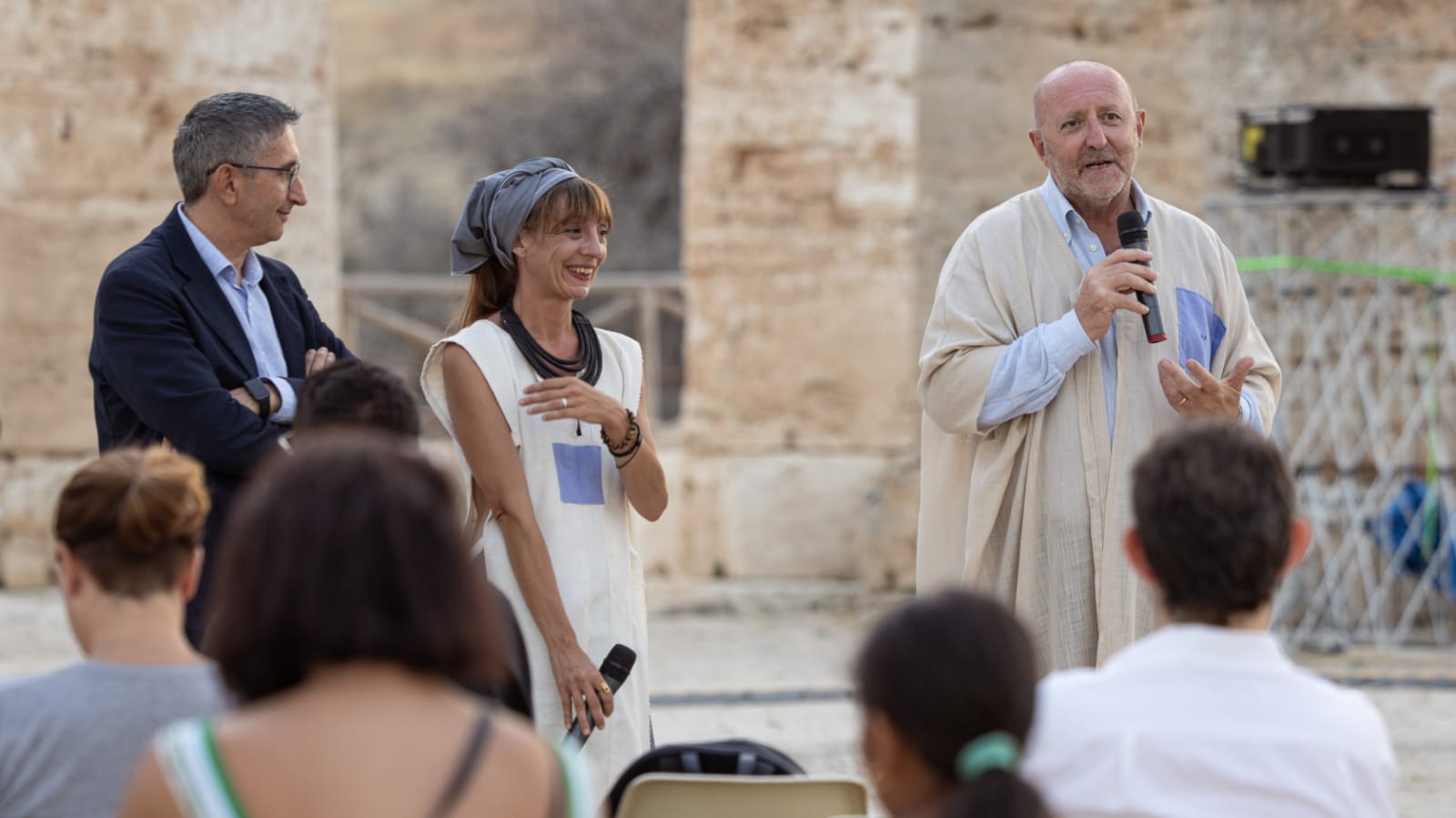 immagine per da sin. Francesco Gruppuso, sindaco di Calatafimi Segesta_ Silvia Scaringella_Luigi Biondo direttore del Parco di Segesta