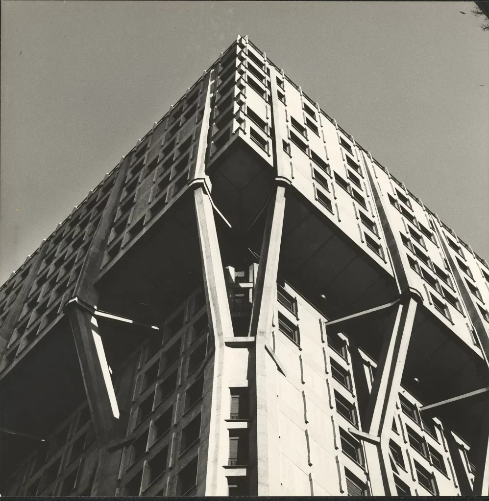 immagine per Vista della Torre dal basso. Particolare MAXXI Museo nazionale delle arti del XXI secolo, Roma. Collezione MAXXI Architettura Archivio Studio BBPR - Comodato Alberico Belgiojoso
