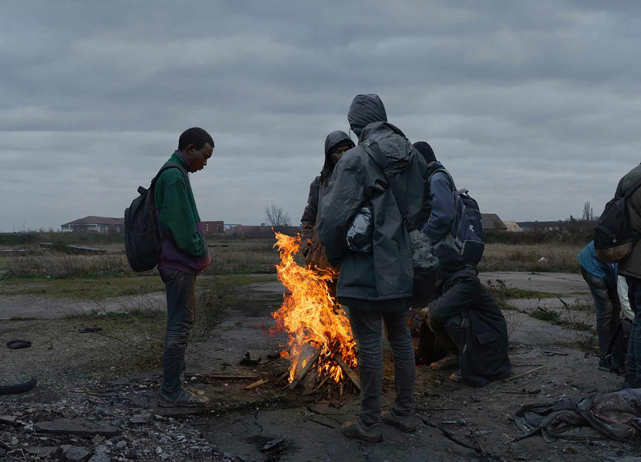 immagine per Un fuoco,2021, Stampa cromogenica, 195 x 269 cm © Luc Delahaye