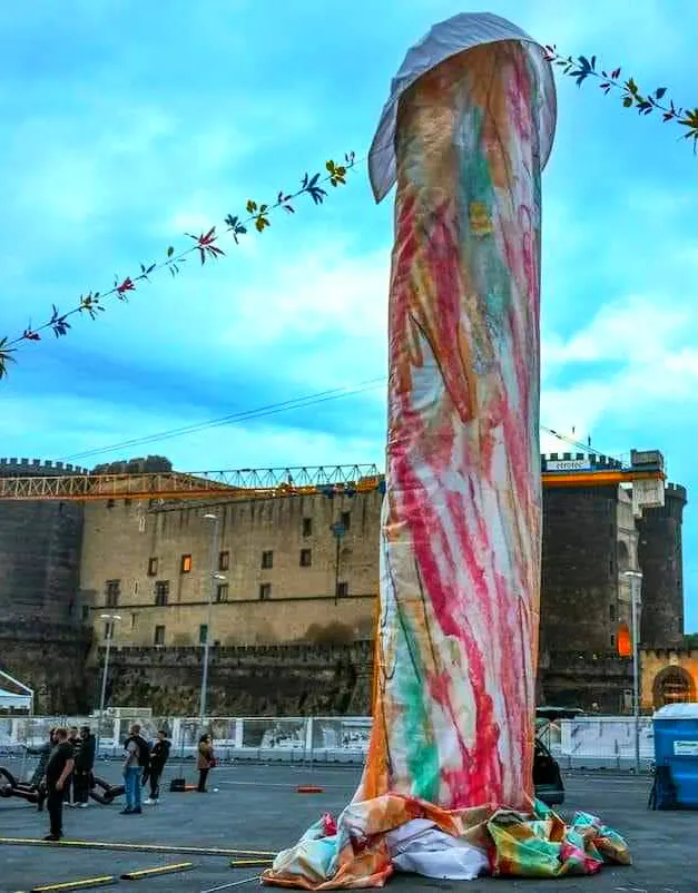 immagine per Gaetano Pesce, Tu si ‘na cosa grande, Napoli