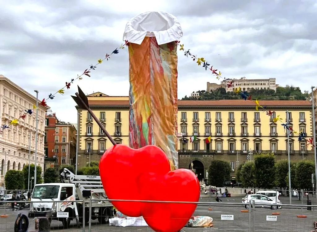 immagie per Gaetano Pesce, Tu si ‘na cosa grande in allestimento, Napoli