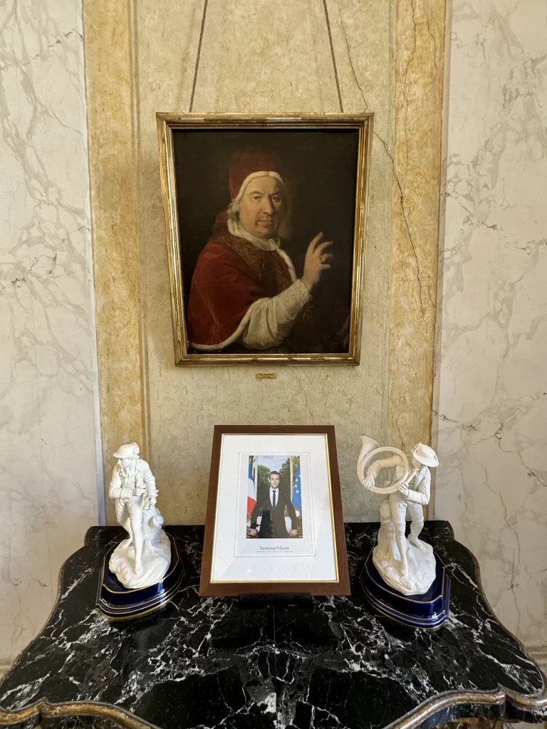 immagine per Foto 6: Ritratto di papa Benedetto XIV (particolare copia Giovanni Paolo Pannini),Villa Bonaparte, sede dell’Ambasciata di Francia presso la Santa Sede, Roma Credits: Roberto Civetta