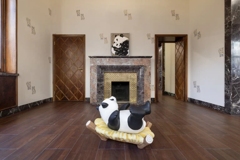 immagine per Rob Pruitt - The baby Panda and Pixelated Panda Painting (keeping warm) 2023)
