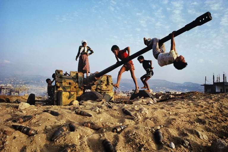 immagine per Steve McCurry Beirut, Lebanon, 1982. ©Steve McCurry All rights reserved