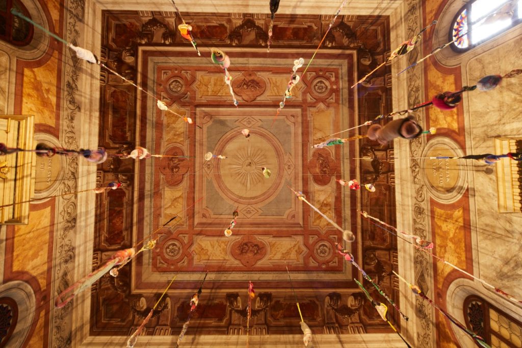 immagine per Sonia Gomes, Sinfonia das Cores (2023)