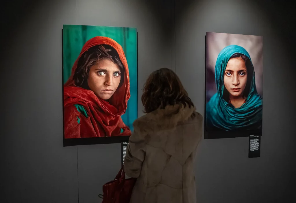 immagine per Steve McCurry, Fermo - Allestimento