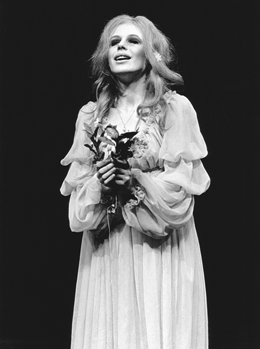 immagine per Marianne Faithfull è Ofelia nell'Amleto a teatro, ca 1969