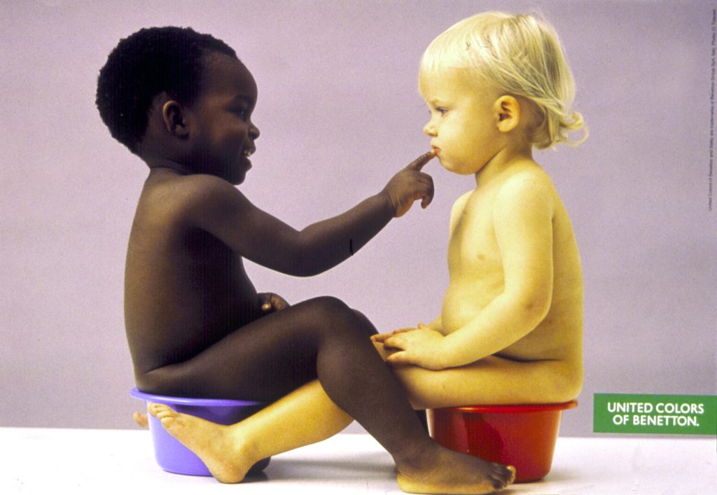 immagine per Oliviero Toscani - campagne United Colors of Benetton -Children on the pot, 1990