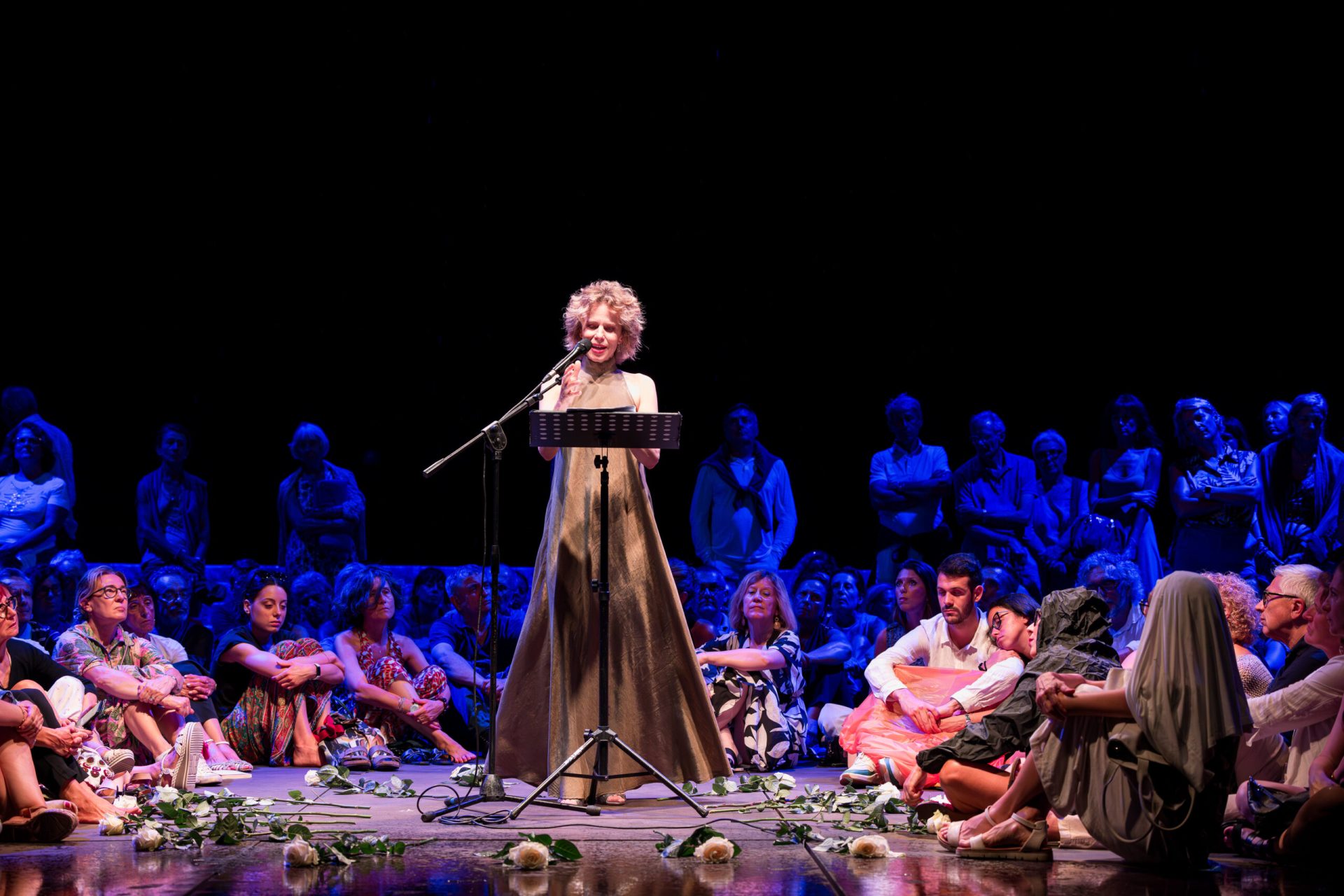 immagine per Sonia Bergamasco - Progetto Eleonora Duse. Anfiteatro del Vittoriale, Festival della Bellezza. Foto Fabio Benato