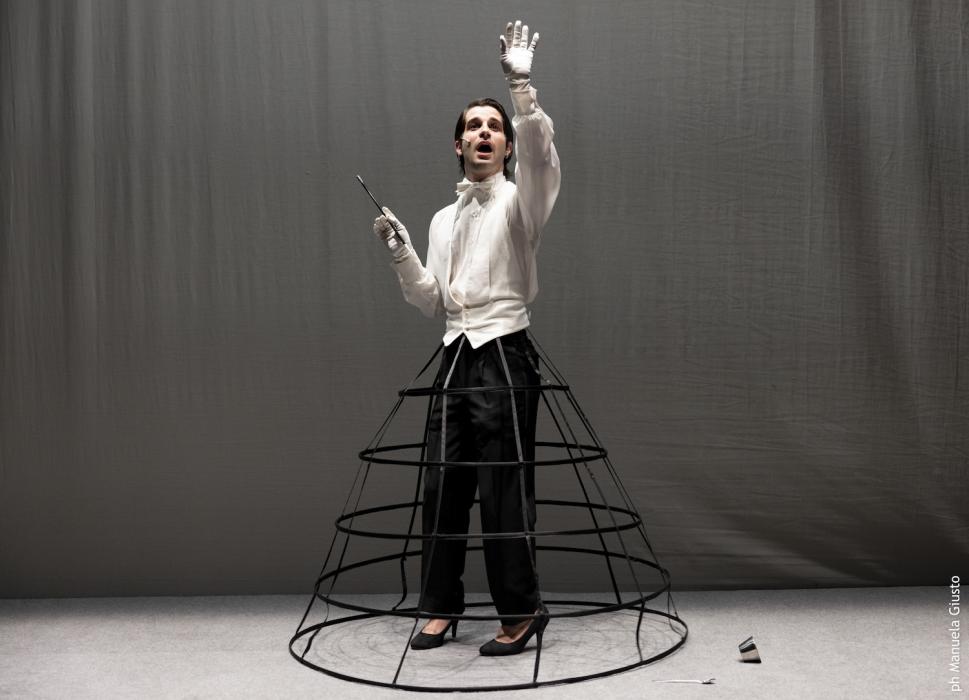 immagine per L’Ereditiera, regia di Fabio Faliero. Ph. di Manuela Giusto