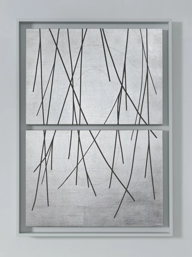 immagine per Darren Almond Untitled (Willow) II, 2024 Acrilico e foglia di metallo su tela 79 x 57 x 6 cm (in due parti) 35 x 50 x 3 cm (ciascuna) ph Grafiluce