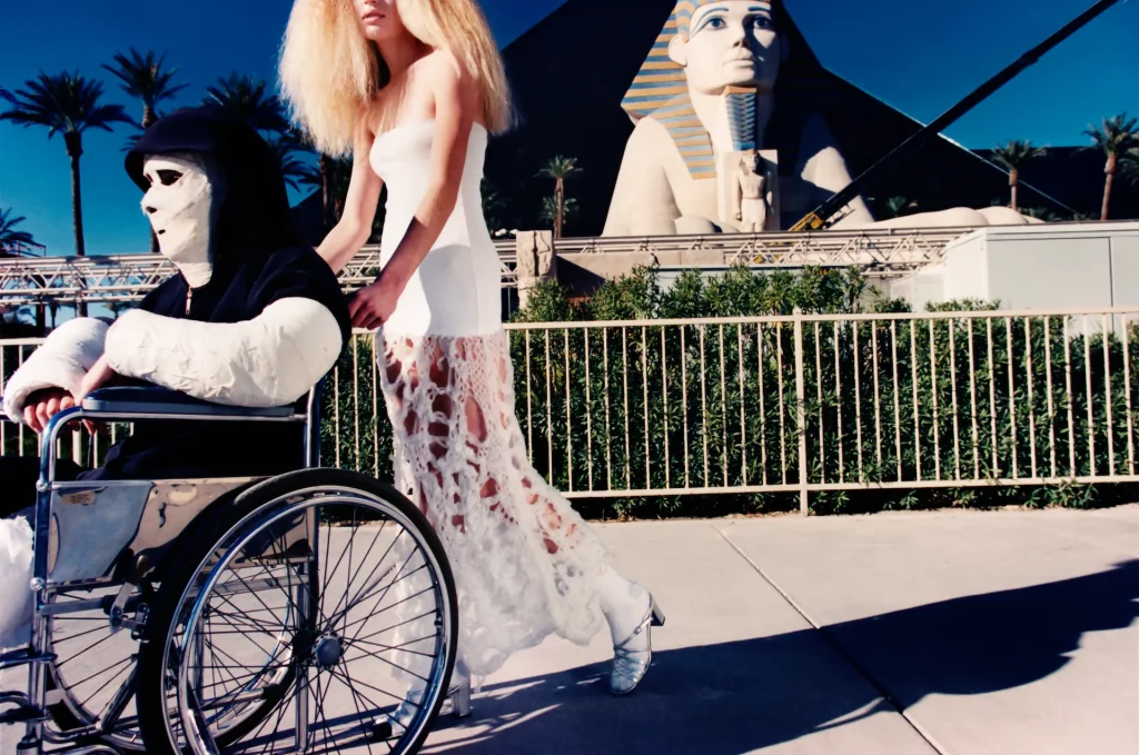 immagine per David LaChapelle, Taking Mummy for a walk, 2023-@David LaChapelle