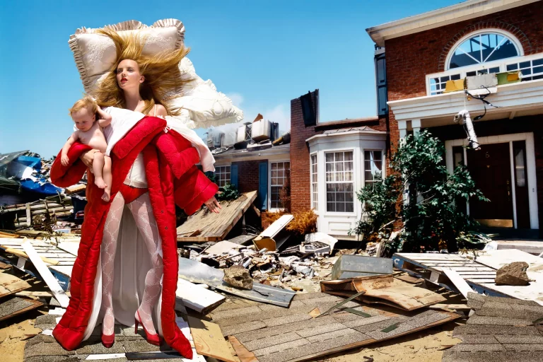 immagine per David LaChapelle, The House at the End of the World, Los Angeles, 2005-@David LaChapelle