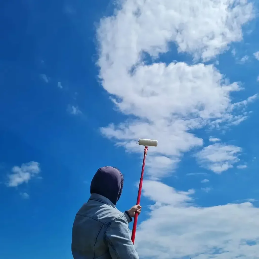 immagien eprPainting clouds. (2021-2022). Courtesy the artist
