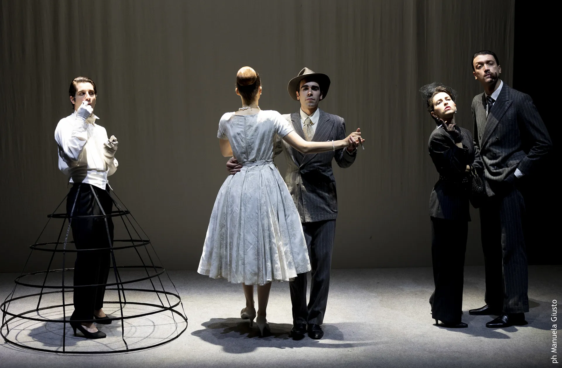immagine per L’Ereditiera ala Teatro Elfo Puccini, regia di Fabio Faliero
