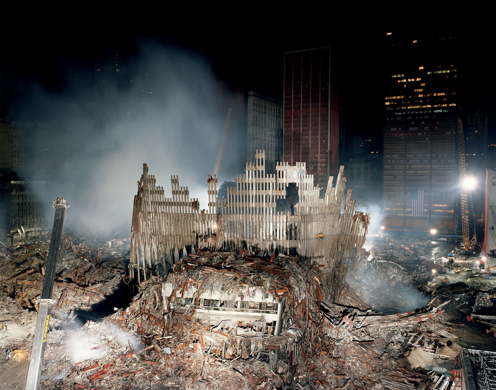 immagine per © Joel Meyerowitz, View of the Site from the World Financial Center, Looking East, New York City, 2001
