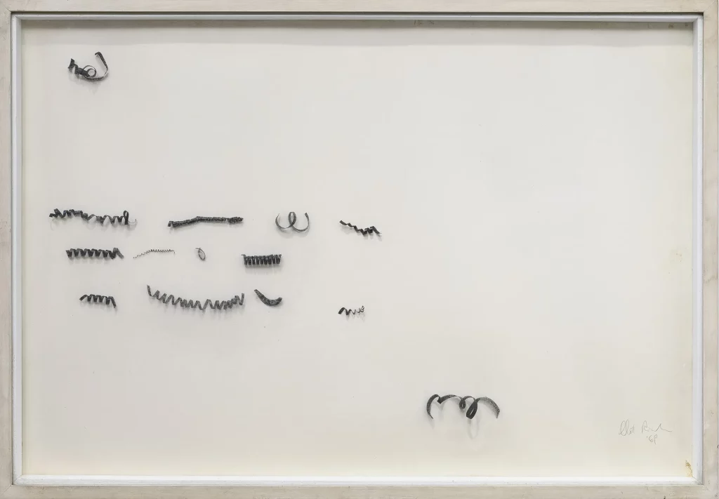immagine per Cloti Ricciardi Lettere d'Amore 1 - trucioli d'officina su carta 1968- ph. Giorgio Benni