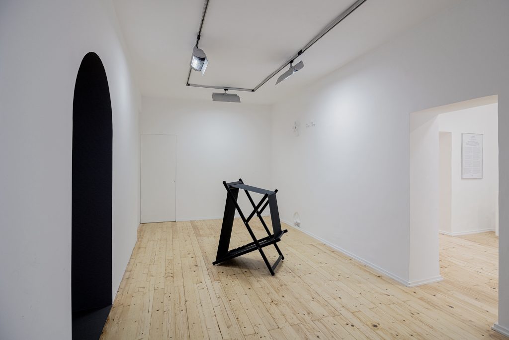 immagine per Giovanni Termini, Installation view La promessa del vuoto, Fondazione Pastificio Cerere 2025. Courtesy Fondazione Pastificio Cerere. Credits Carlo Romano