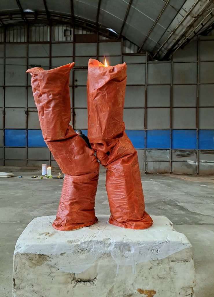 immagine per Caducité a cura di Valentina Rippa, nel capannone industriale Capnapoliest di Vera Vita Gioia a Napoli, gli artisti: Riccardo Albanese, Valeria Borrelli, Giulio Delvè, Luigi De Simone, Roberto di Alicudi, Massimiliano Pipolo, Lucia Schettino, Antonello Scotti