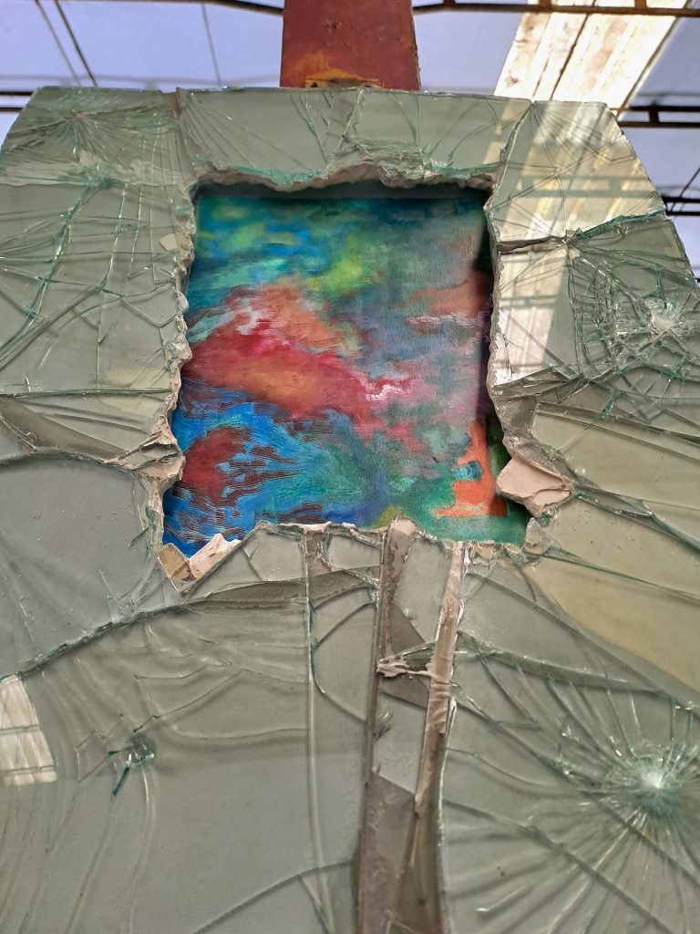 immagine per Caducité a cura di Valentina Rippa, nel capannone industriale Capnapoliest di Vera Vita Gioia a Napoli, gli artisti: Riccardo Albanese, Valeria Borrelli, Giulio Delvè, Luigi De Simone, Roberto di Alicudi, Massimiliano Pipolo, Lucia Schettino, Antonello Scotti