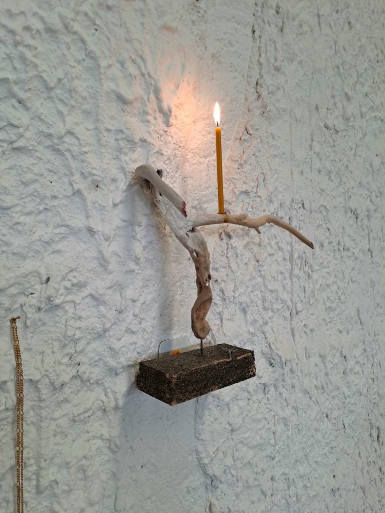 immagine per Caducité a cura di Valentina Rippa, nel capannone industriale Capnapoliest di Vera Vita Gioia a Napoli, gli artisti: Riccardo Albanese, Valeria Borrelli, Giulio Delvè, Luigi De Simone, Roberto di Alicudi, Massimiliano Pipolo, Lucia Schettino, Antonello Scotti