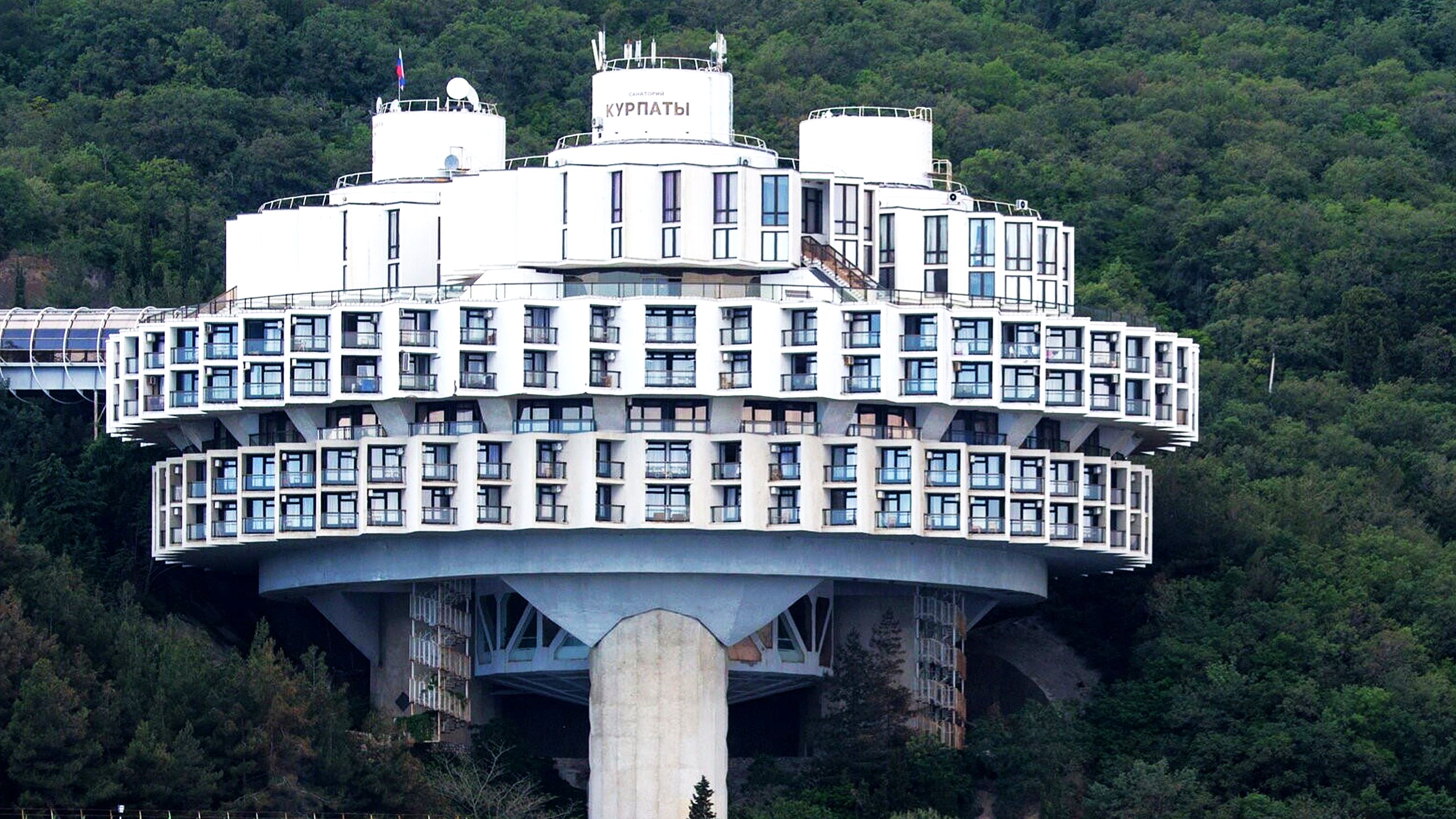 immagine per BRUTALISMO - Sanatorio Druzhba, Yalta, 1985 -di Kurortproekt Institute sotto la guida di IA Vasilevsky.