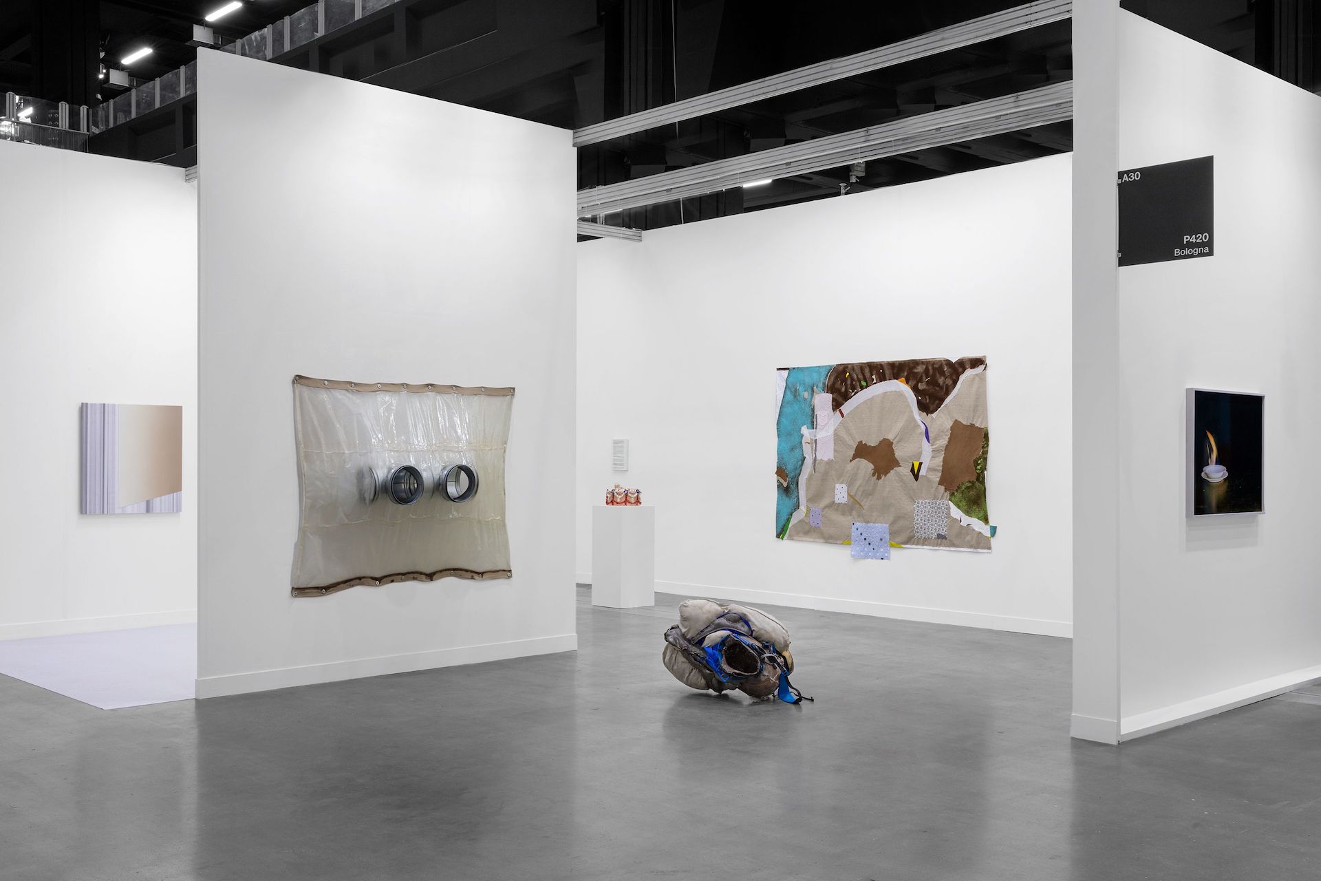 immagine epr P420@Miart, 2025, installation view (Courtesy P420 Bologna)(ph.S.Pellion di Persano)