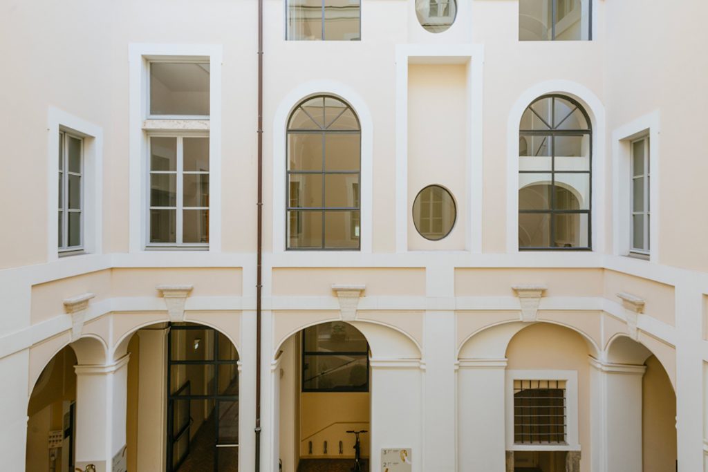immagine per EFR Palazzo piazza navona 62 finestre interne Ph. Christian Manutano