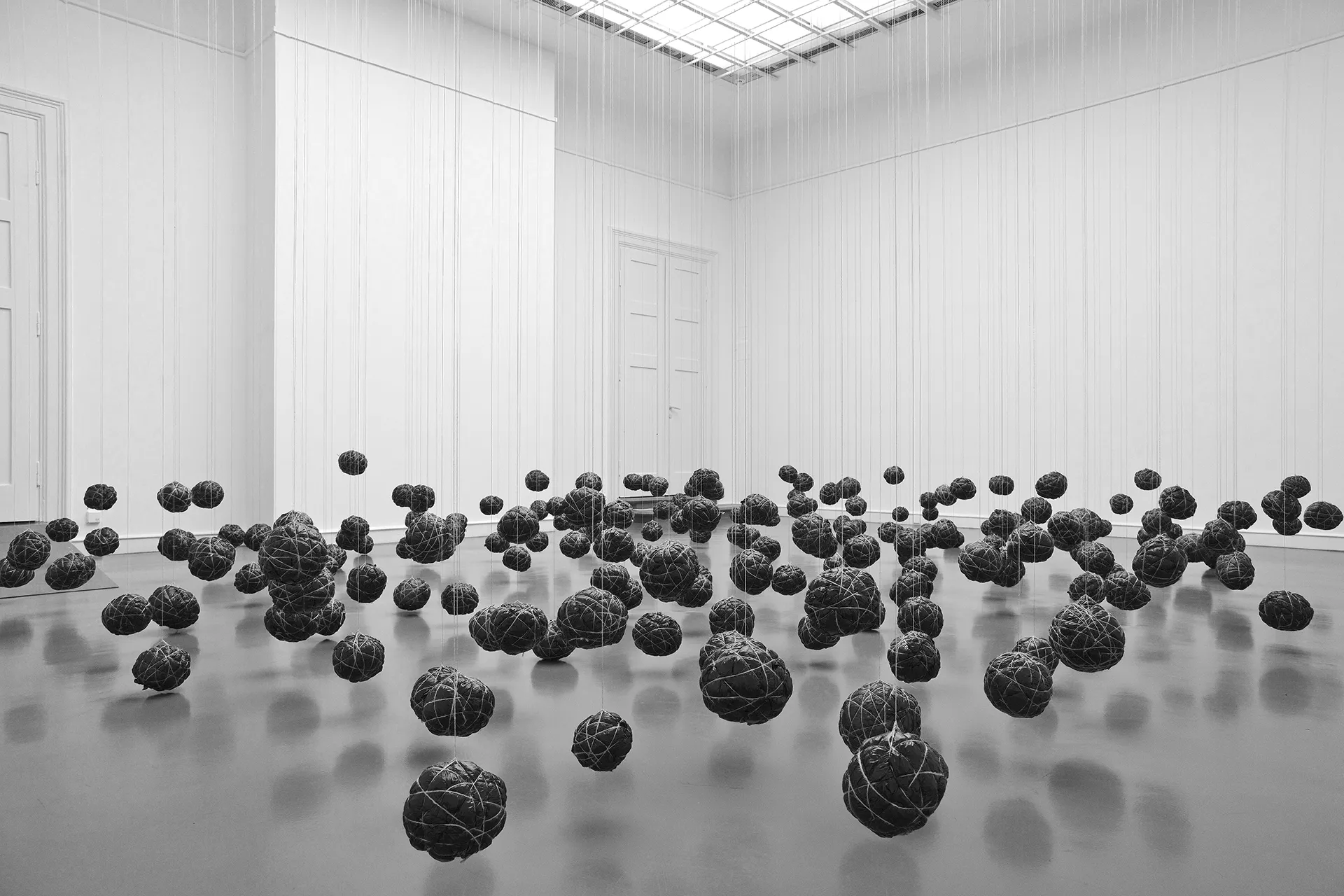 immagine per Wangechi Mutu Suspended Playtime, 2012 Garbage bags and twine Dimensions variable Installation View at the Staatliche Kunsthalle Baden-Baden, Germany Courtesy of the Artist and Gladstone Gallery.
