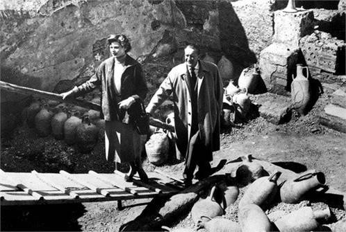 immagine per Ingrid Bergman e George Sanders in Viaggio in Italia. Regia: Roberto Rossellini. Produzione: Rossellini, Fossataro, Guarini (Italia-Francia, 1954)
