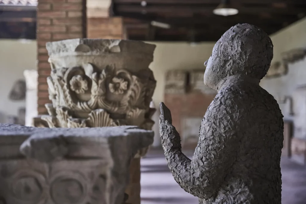 immagine per Judith Hopf, Phone User 1 dal progetto Relation Rests, Aquileia (UD), 2021 - 2022, Ph Mattia Romanut, Courtesy l’artista