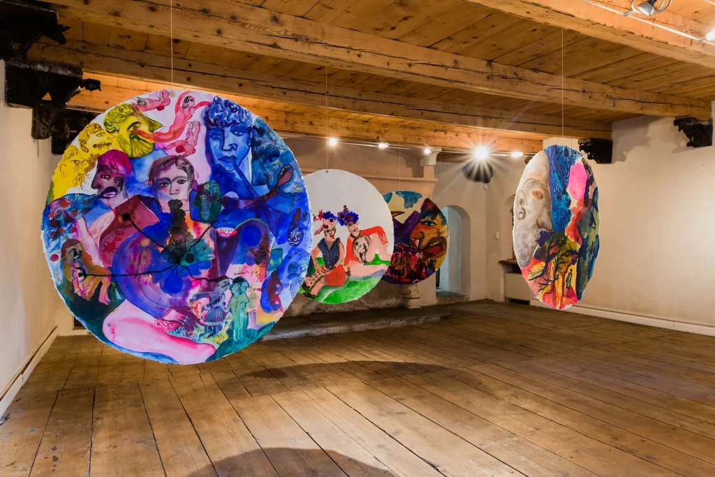 immagine per Alice Visentin, Thelonious Sphere Monk dal progetto Il comizio, la merenda, il canto, Avise (AO), 2020, Ph Claudiu Asmarandei, Courtesy l’artista