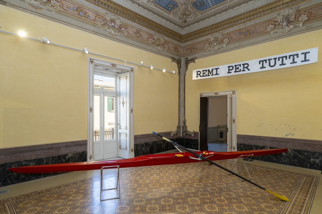 immagine per Proposta per raccolta delle alghe con barca, 2025 Peter Fend as part of Lavoro per Natura Vivente, non solo Capitali Fondazione Morra Greco 2025 Photo by Amedeo Benestante Courtesy Fondazione Morra Greco
