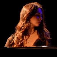 immagine per Lucia Cassarà ci porta da Mozart a Disney con l'entusiasmo della fascinazione per musica e cinema