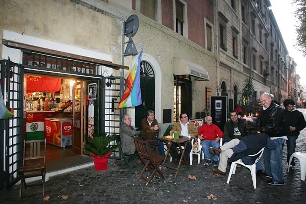 Vezio (bla bla). Piccola storia romana tra PCI, L’Unità e caffè Bar ...