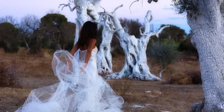 immagine epr Sacre Radici - Radicarsi e reintegrarsi attraverso la danza e il canto.