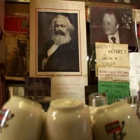 immagine per Vezio (bla bla). Piccola storia romana tra PCI, L’Unità e caffè
