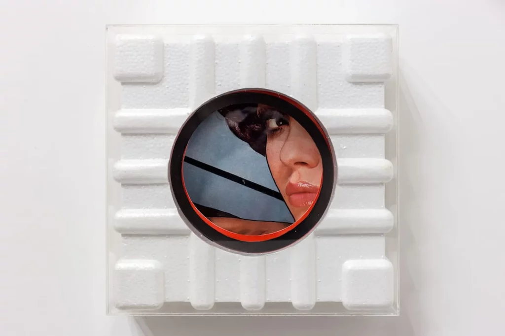 immagine per Tomaso Binga Oblò, 1972 collage su polistirolo, plexiglass 34 x 34,1 x 8,4 cm Acquisita con fondi POC (Programma Operativo Complementare) Regione Campania 2020. Collezione Fondazione Donnaregina per le arti contemporanee - Museo Madre Foto © Danilo Donzelli