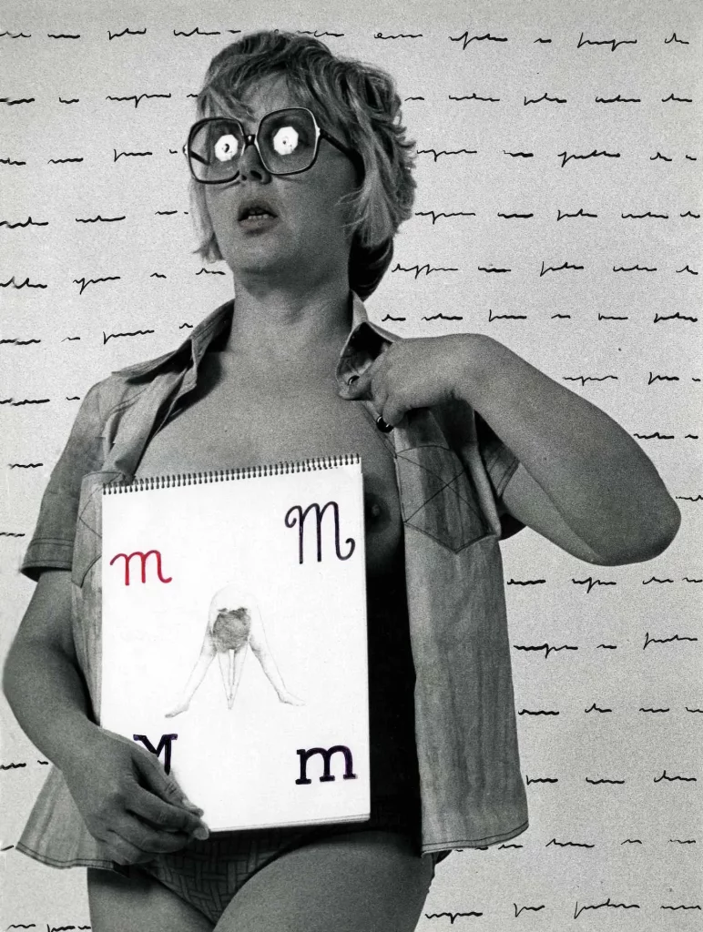 immagine per Tomaso Binga Io sono io. Io sono me, 1977 fotografia in bianco e nero, inchiostro su carta fotografica dittico cm 40 x 30 (ogni elemento, senza cornice) Collezione privata, Milano Courtesy Archivio Tomaso Binga e Frittelli Arte Contemporanea