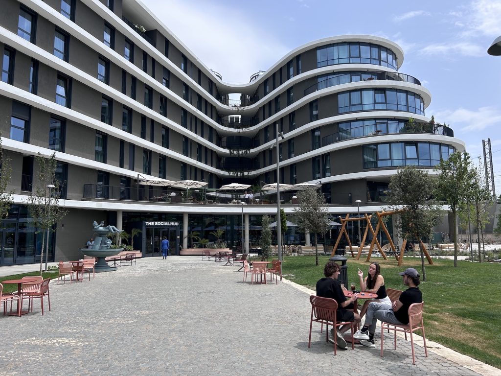 Si chiamano distretti ma allargano gli orizzonti. The Social Hub a Roma ...
