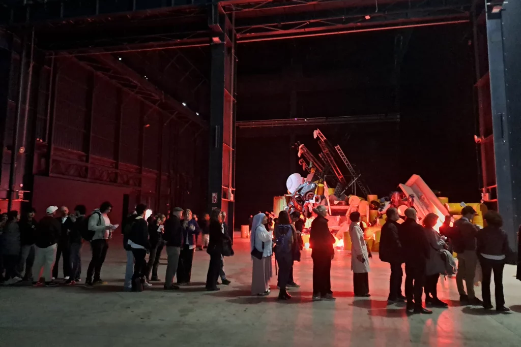 immagine per Fila per entrare Icarus Container 2025, Foto Helia Hamedani